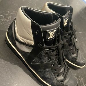 Louis Vuitton. Hero’s very rare find